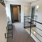 Harbour Penthouse Апартаменты *