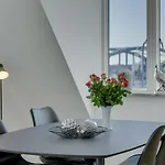 Harbour Penthouse Апартаменты *