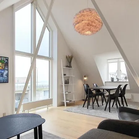Апартаменты Harbour Penthouse *