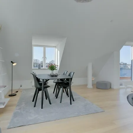 Harbour Penthouse Apartment