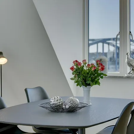 Harbour Penthouse Apartment *