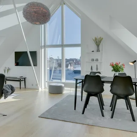 Harbour Penthouse Apartment